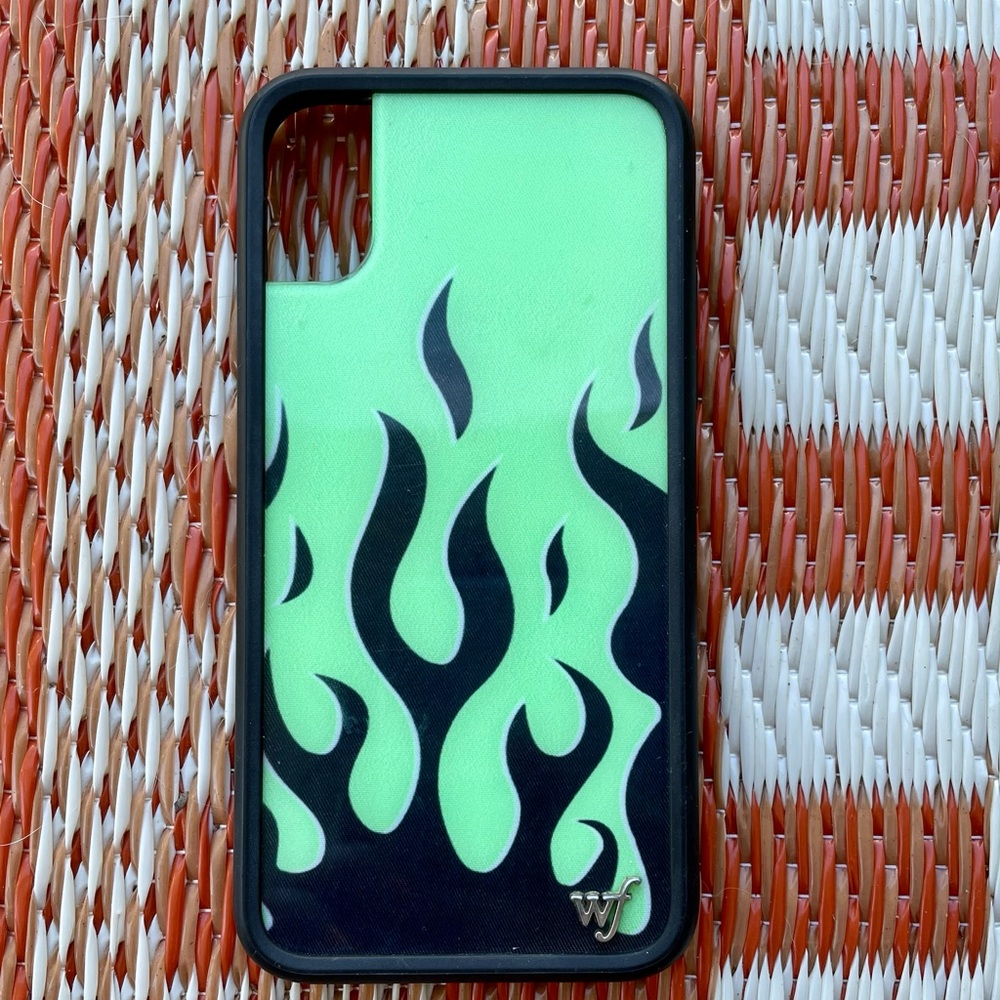 Wildflower Green Flames Case X/Xs